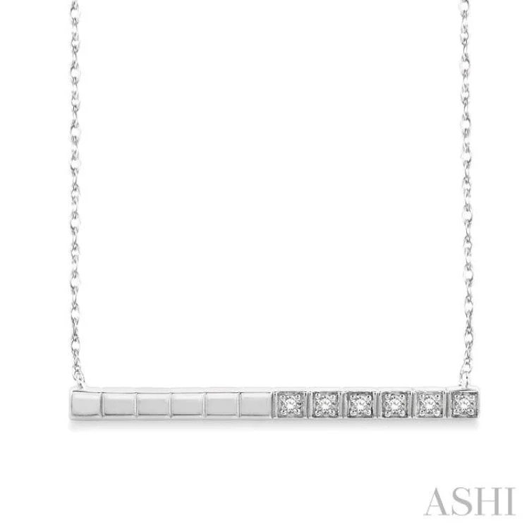 1/20 Ctw Round Cut Diamond Bar Pendant With Chain in 10K White Gold