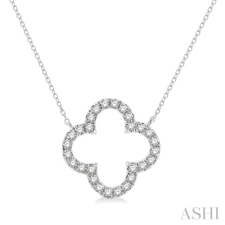 1/2 Ctw Clover Round Cut Diamond Pendant in 14K White Gold