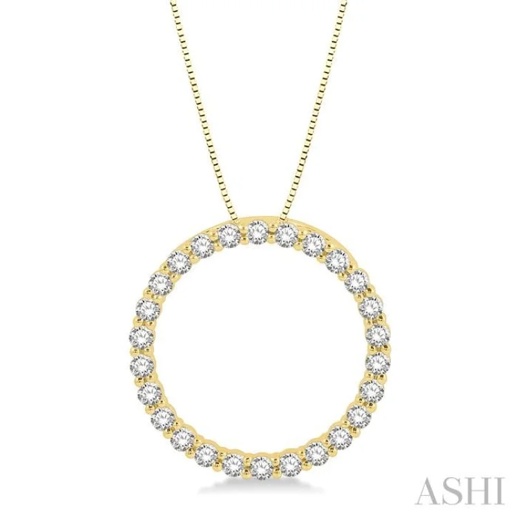 3/4 Ctw Circle of Love Round Cut Diamond Pendant With Chain in 14K Yellow Gold