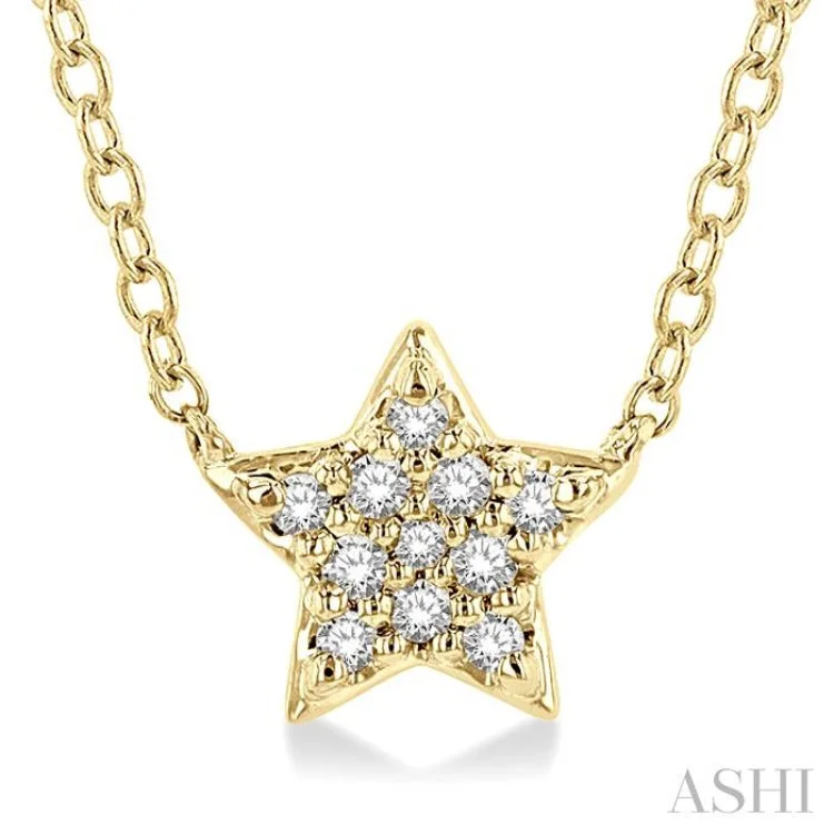 1/10 Ctw Star Round Cut Diamond Petite Fashion Pendant With Chain in 14K Yellow Gold