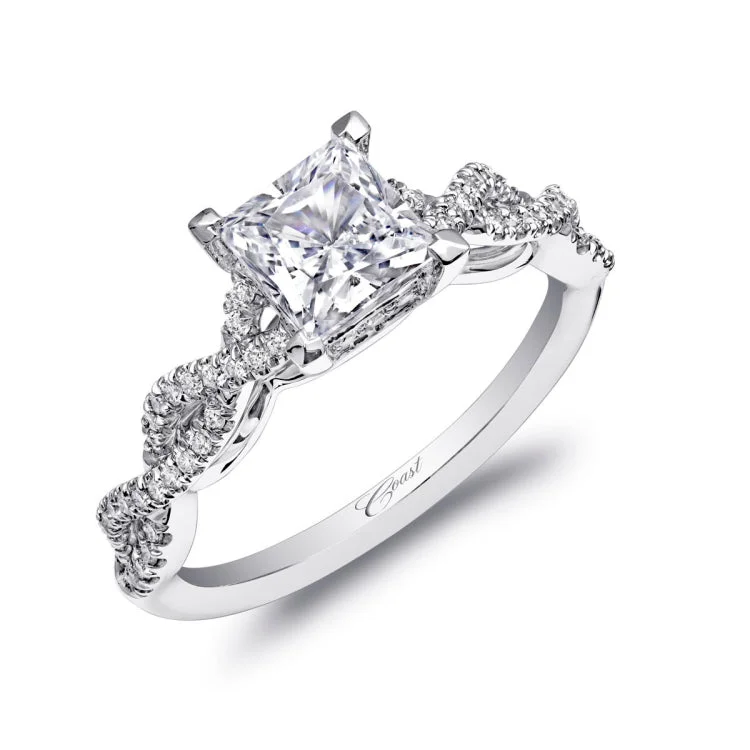 14 KT Engagement ring in White Gold