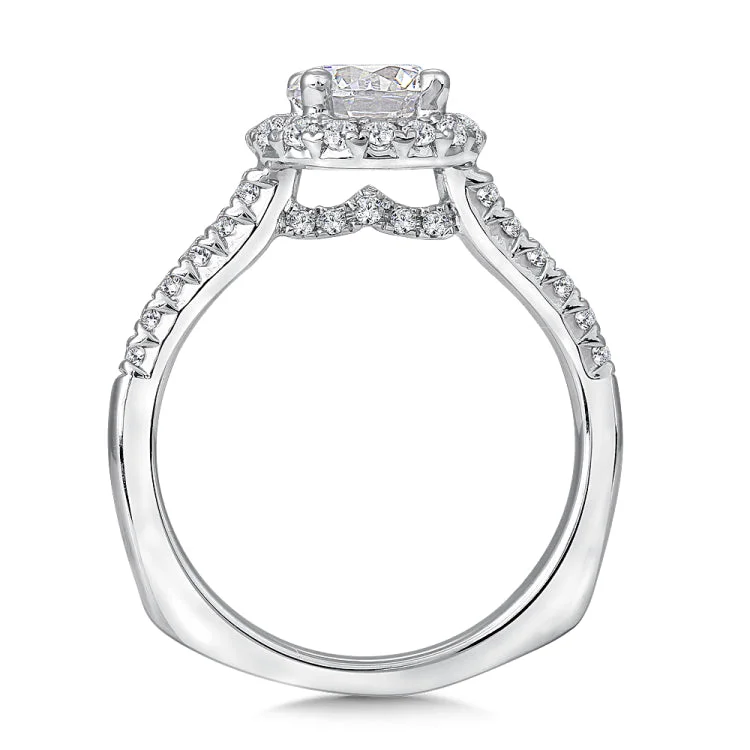 Round Halo Diamond Engagement Ring