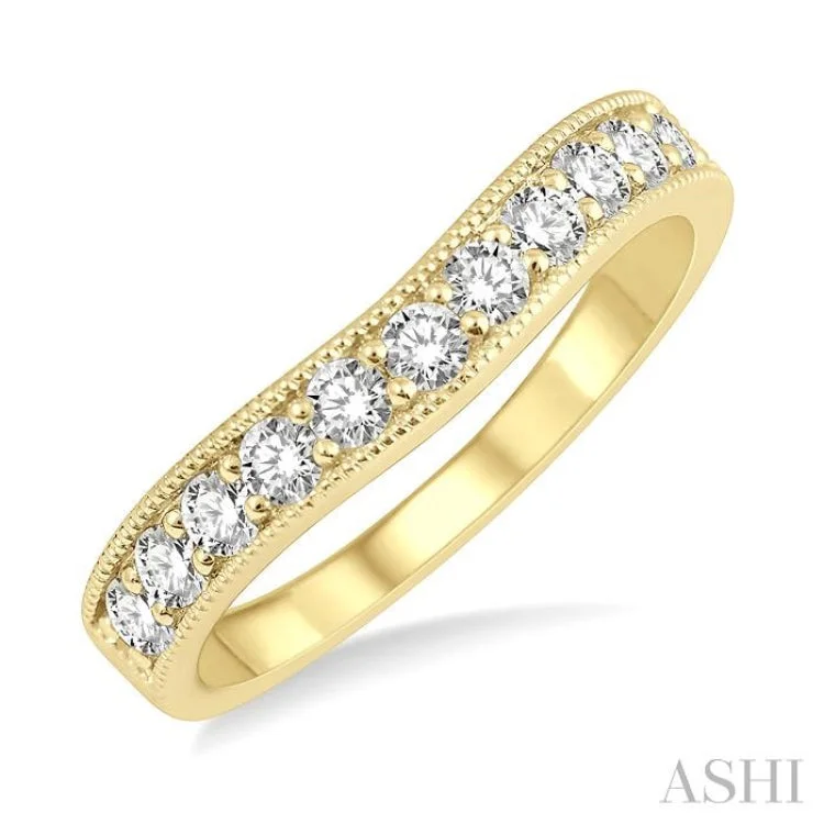 1/2 ctw Arched Round Cut Diamond Wedding Band in 14K Yellow Gold