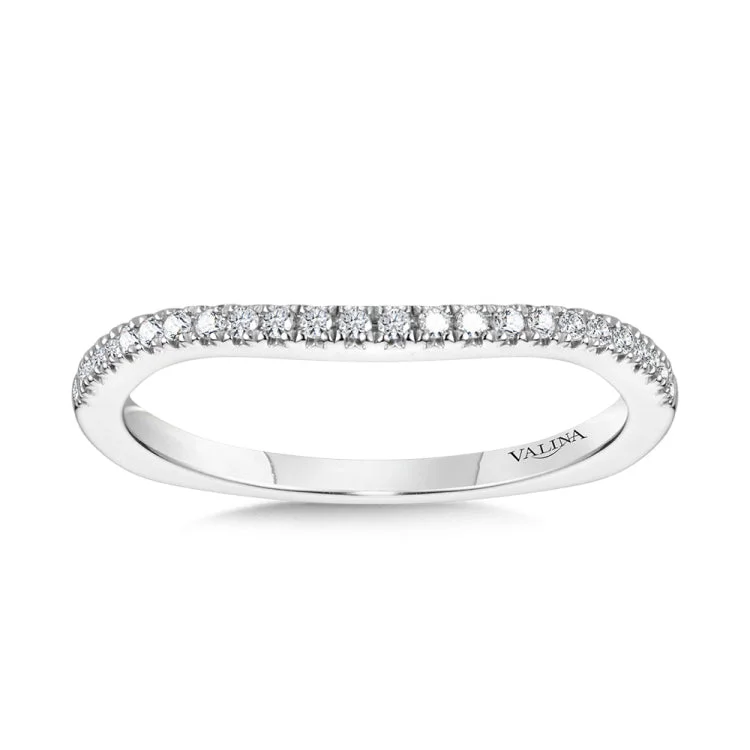 This true-fit matching wedding band is as perfect of a match for its engagement ring as you are for the one you love.