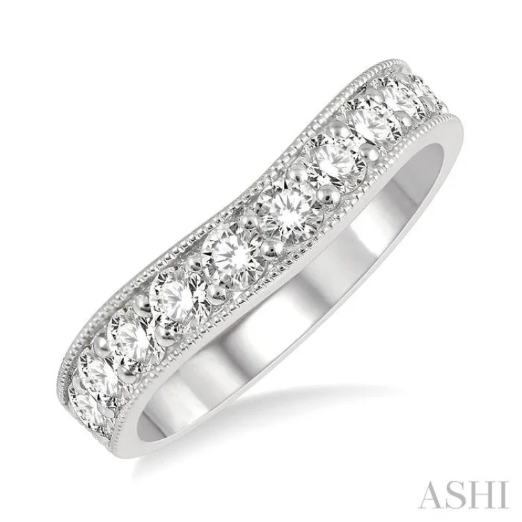 1 Ctw Arched Round Cut Diamond Wedding Band in 14K White Gold