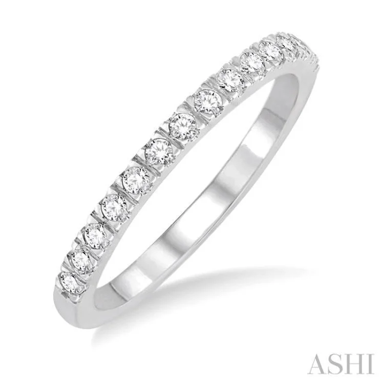 1/3 Ctw Round Cut Diamond Wedding Band in 14K White Gold