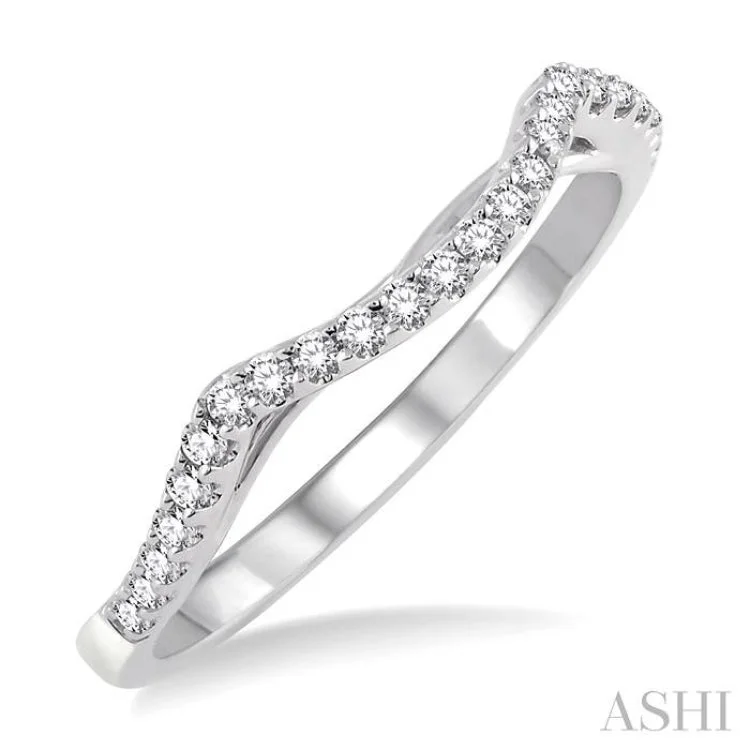 1/5 Ctw Round Cut Diamond Wedding Band in 14K White Gold