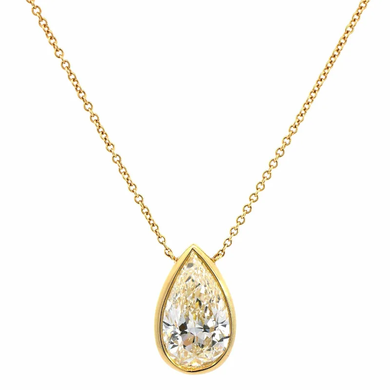 18K Yellow Gold Diamond Teardrop Pendant Necklace